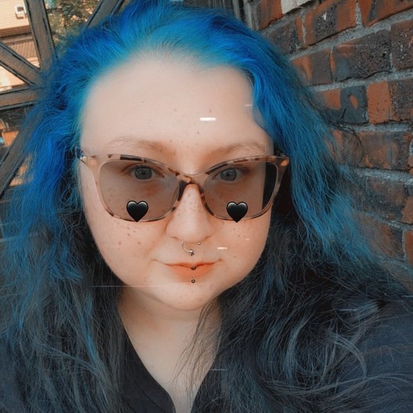 Meet your Posher, Alyson - Picture 2 of 2